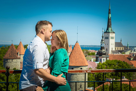 Private Fotoshooting-Tour durch das alte TallinnMajestätisch Tallinn Private Fotoshoot Tour