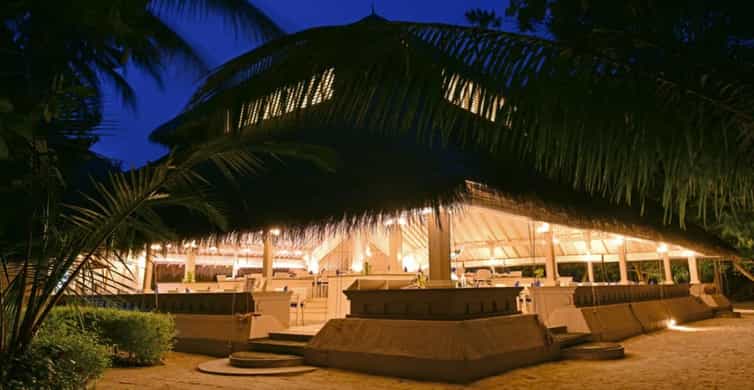 maafushi-adaaran-resort-evening-visit-dinner-alcohol-getyourguide