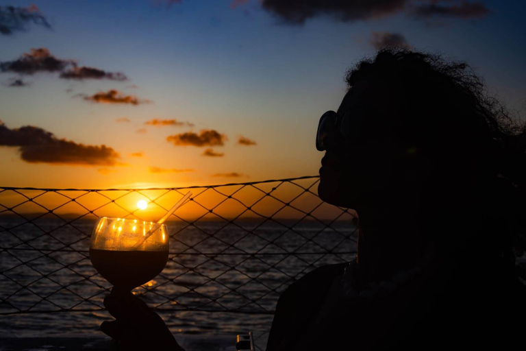 Salvador - BA: Bootsfahrt mit Gastronomie, Geschichte und Luxus auf See!Reiseroute Salvador - BA - 72 Stunden im Voraus buchen