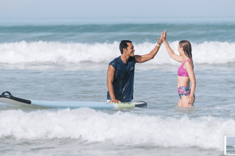 Khao Lak: Experiência de surf em pequenos grupos com duração de 1,5 horasExperiência de surf: aula de surf privada