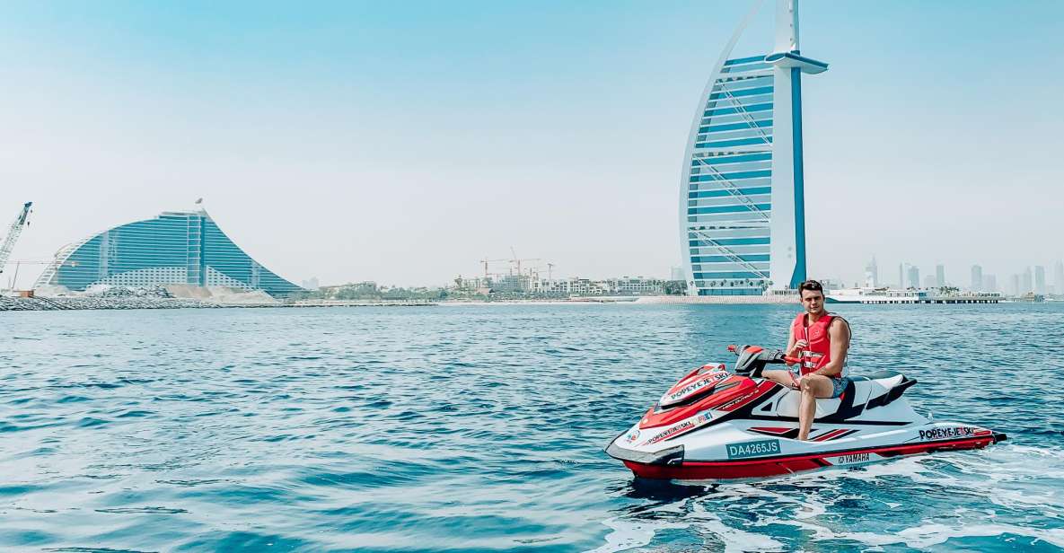 Dubai: 30 minuters tur med vattenskoter till Burj Al Arab
