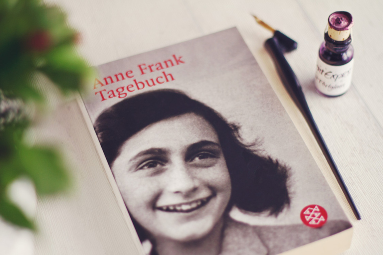 Amsterdam: Anne Frank Walking Tour in German Private Anne Frank Walking Tour in German