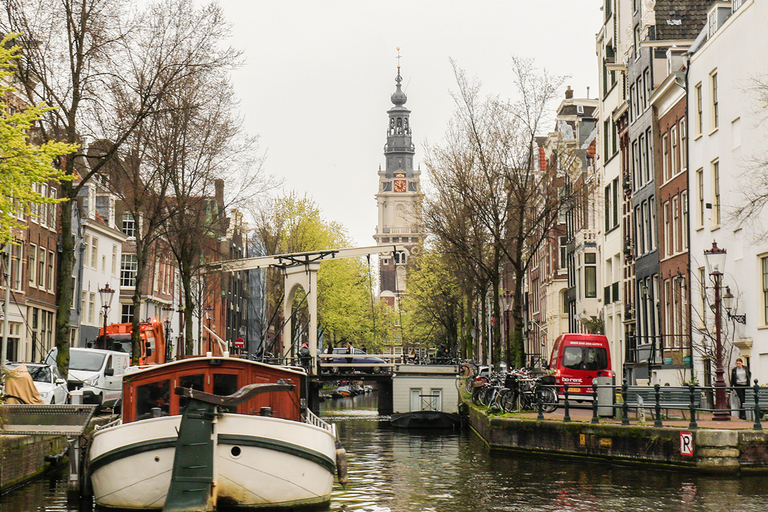 Amsterdam: Canal Cruise in German with Unlimited DrinksShared Canal Cruise