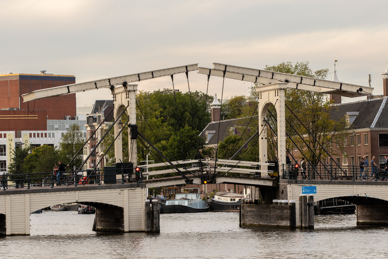 Amsterdam: Canal Cruise in German with Unlimited Drinks Shared Canal Cruise