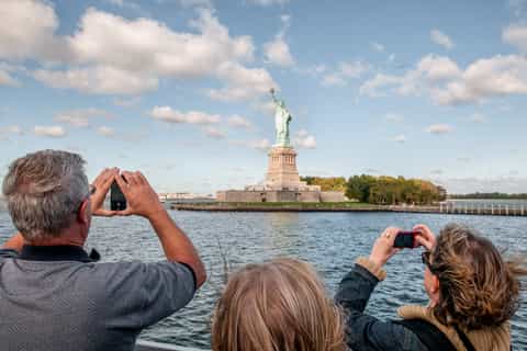 Statue of Liberty: Cruise from Lower Manhattan
