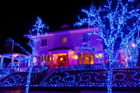 From Manhattan: Dyker Heights Christmas Lights Bus Tour