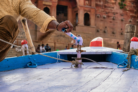 Spirituell dagstur i Varanasi med Ganges Aarti och båttur