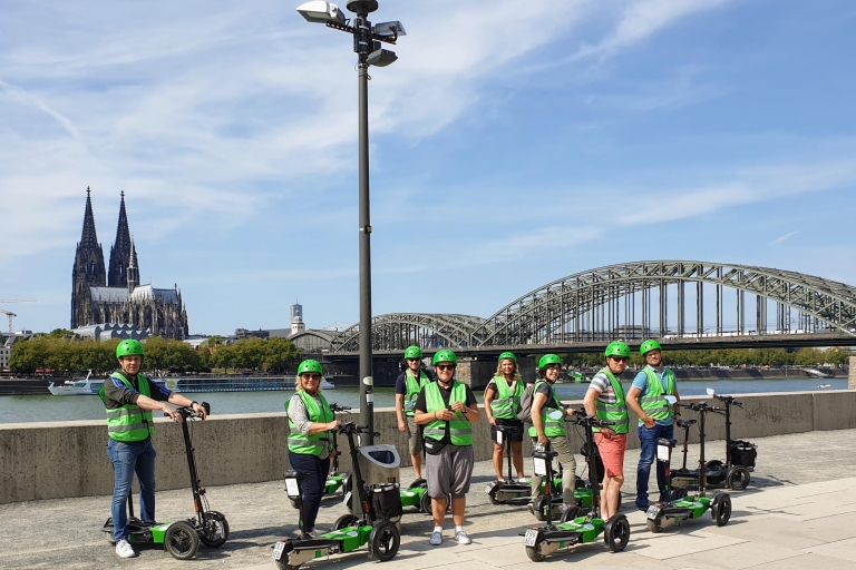 Keulen: rondleiding met e-scooterKeulen: rondleiding op een e-step – 2 uur
