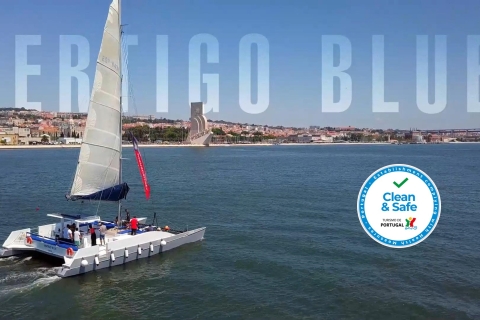 Lisbonne: location de catamaran privé pour un maximum de 18 personnes