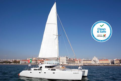 Lisboa: Excursión privada de 2 horas en catamarán
