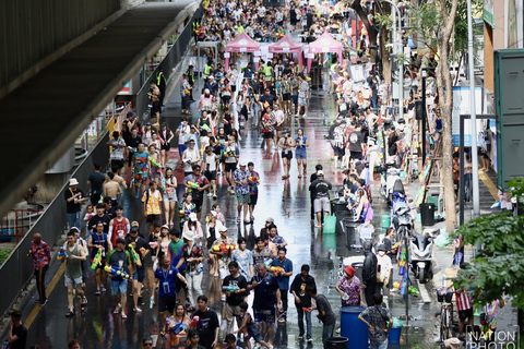 Bangkok: Songkran Water Festival April 13-15 Tour with Guide Bangkok: Songkran Water Festival Tour with Guide