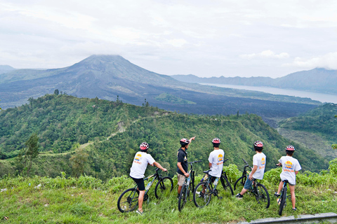 Bali: Mountainbiketour und Rafting mit Mittagessen