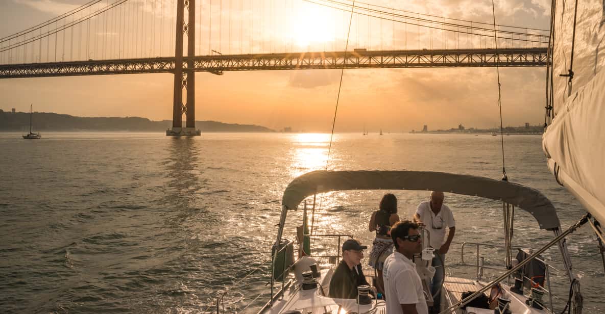 Lisbon: Daytime/Sunset City Cruise by Sailboat with Drinks