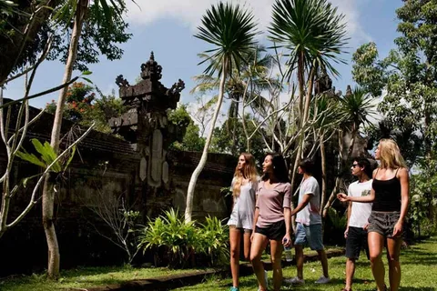 Bali: Jungle Trek and River Rafting with Lunch