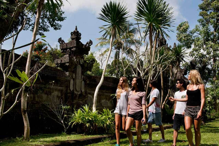 Bali: Djungelvandring och forsränning med lunch