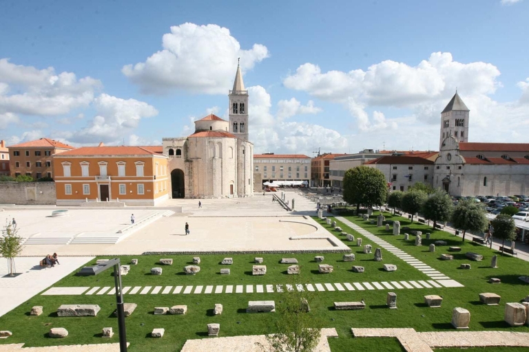 Split / Trogir: Tagesausflug nach Šibenik und ZadarTour von Trogir