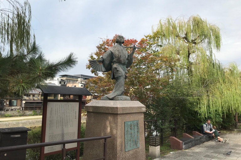 Kyoto: Geführte Wanderung mit Schloss Nijo und Schrein YasakaPrivate Tour