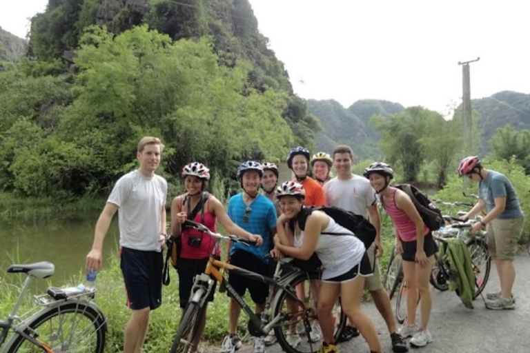De Hanoi: visite touristique et à vélo de Hoa Lu et Tam CocVisite partagée avec point de rencontre