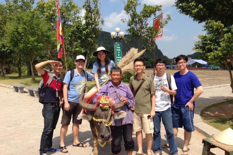 Z Hanoi: zwiedzanie Hoa Lu i Tam Coc oraz wycieczka rowerowaWspólna wycieczka z punktem spotkania