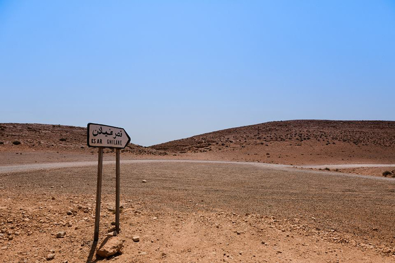 Ab Djerba: Tagestour zur Therme von Ksar Ghilane und Dörfer