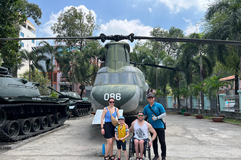 Ho Chi Minh: Guided Walking Tour of Saigon's Main Sights Shared Group Tour