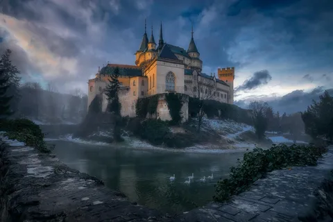 Castillo de Bojnice, Čičmany, Balneario de Afrodita: Excursión de un día (Bratislava)