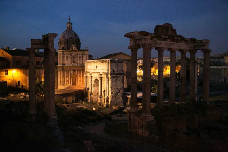 Coliseo, Foro Romano y monte Palatino: tour guiado nocturno