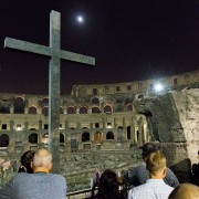 Coliseo, Foro Romano y monte Palatino: tour guiado nocturno