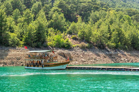 Alanya: Excursión en barco por el Cañón Verde con almuerzo y servicio de recogida del hotel