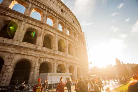 Colosseum: Kierros Arena -kerroksella, maanalaisella ja Forum Romanumilla ja Palatine Hillillä
