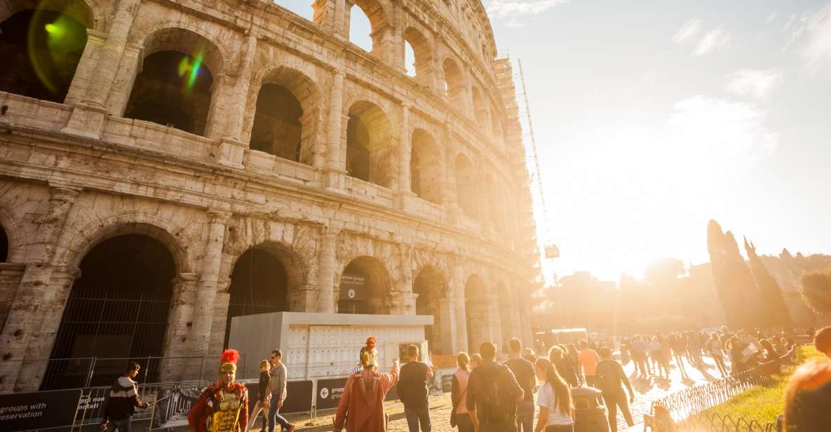 Coliseo: tour guiado con arena, zona subterránea, Foro Romano y monte Palatino