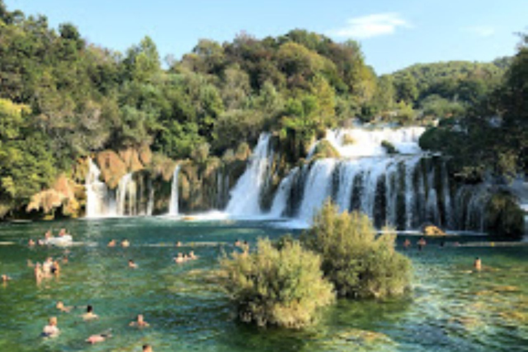 Von Split / Trogir: Krka National Park & Weinprobe