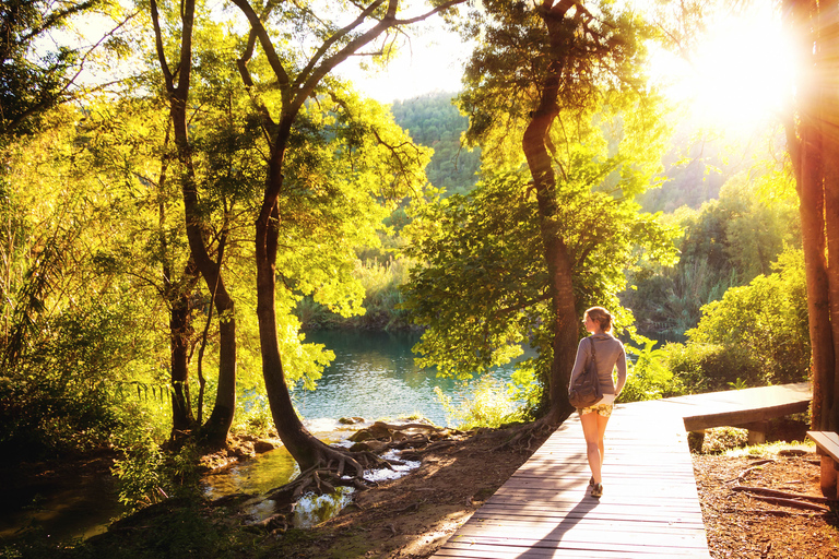 Desde Split / Trogir: visita al parque nacional Krka y cata de vinos