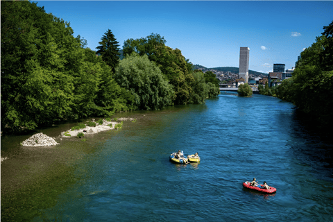 Zürich: Limmat-Floating-Abenteuer wie ein EinheimischerZürich: Mit dem Boot auf der Limmat wie ein Einheimischer