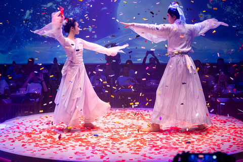 Immersive Six Dynasties Dining & Show Experience in Nanjing Regular Seat Meal+Costume+Headwear+Makeup（3 days in advance）