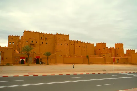 Tour privado de 3 días de Marrakech a Fez vía el desierto de Merzouga