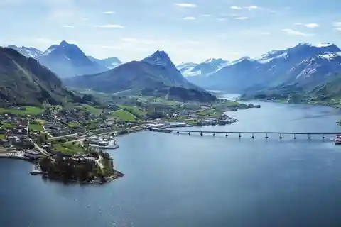 Ålesund: Fjord sightseeingtour, Ålesund naar Øye enkele reis