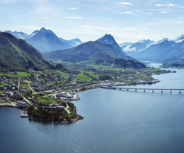 Ålesund: Fjord sightseeingtour, Ålesund naar Øye enkele reis