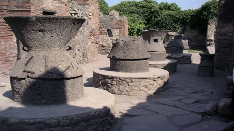 pompeii herculaneum tour from sorrento