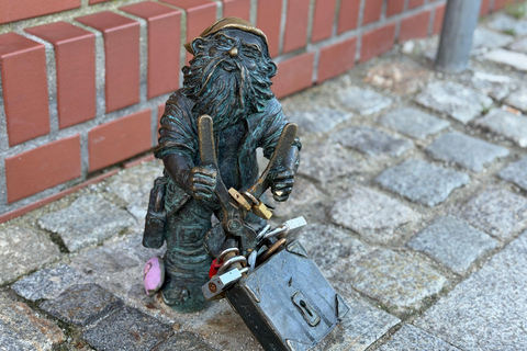 Wrocław: Family Dwarf Tour