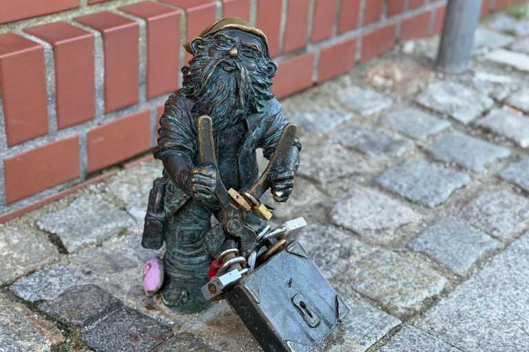 Wrocław: Family Dwarf Tour