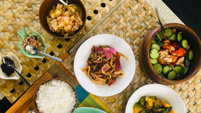 manila private filipino cooking class with a local