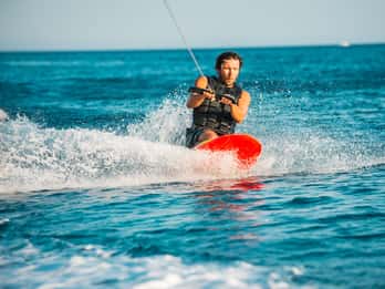 Super Paradise Beach: Esperienza di kneeboarding