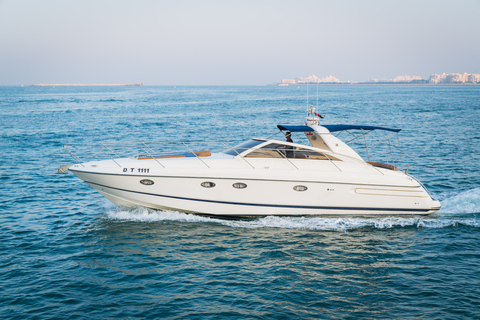 Dubai: Private Luxury Everest Yacht Cruise from Dubai Marina 1 Hour Cruise