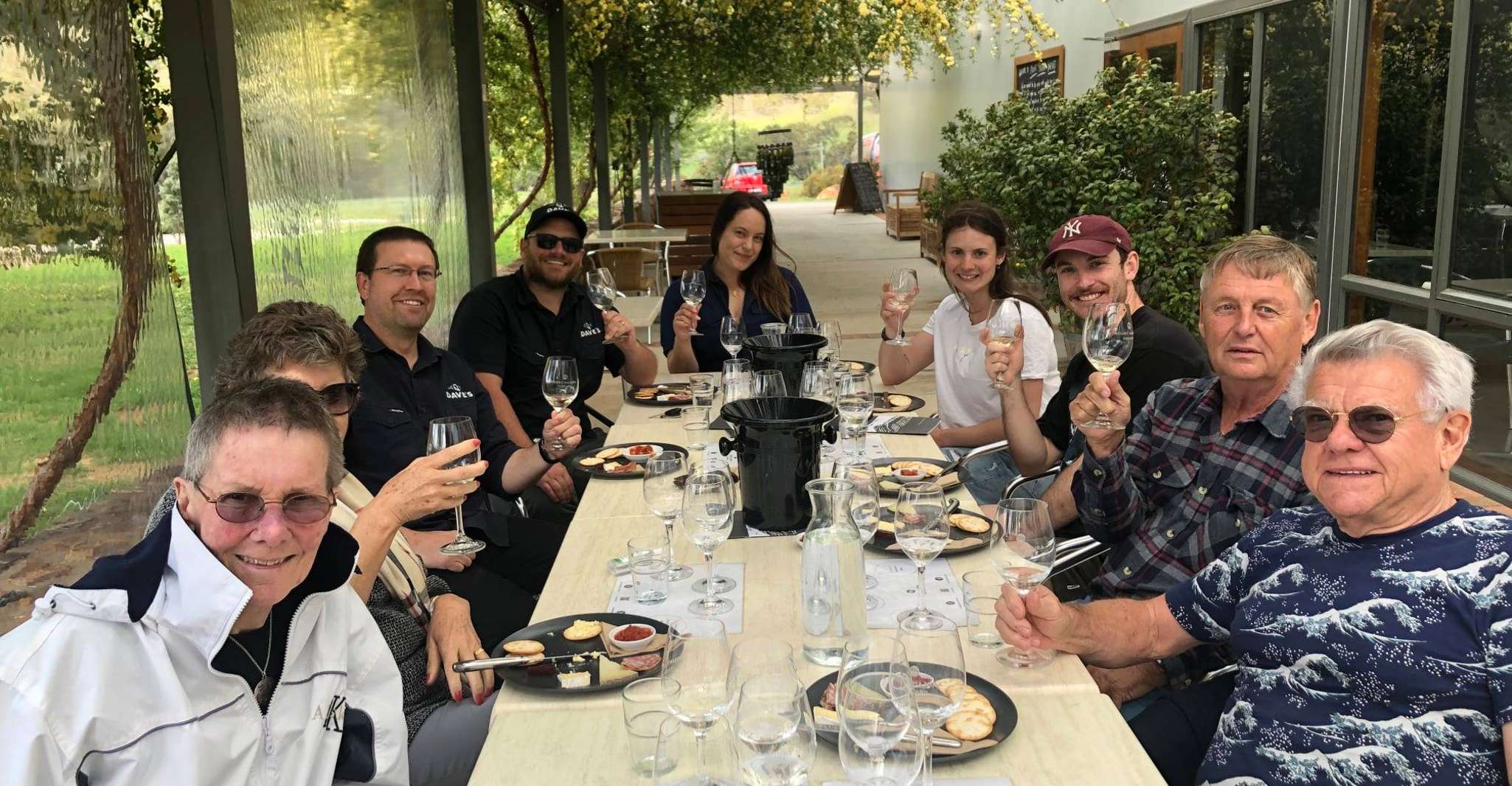 Von Canberra, Winery, Distillery & Tasting Tour mit Mittagessen - Hizvo