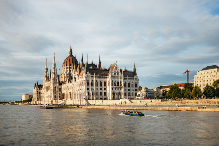 Budapest: Danube River City Lights Express Cruise Nighttime Cruise