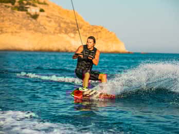 Super Paradise Beach: esperienza di wakeboard