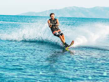 Super Paradise Beach: Esperienza di sci nautico