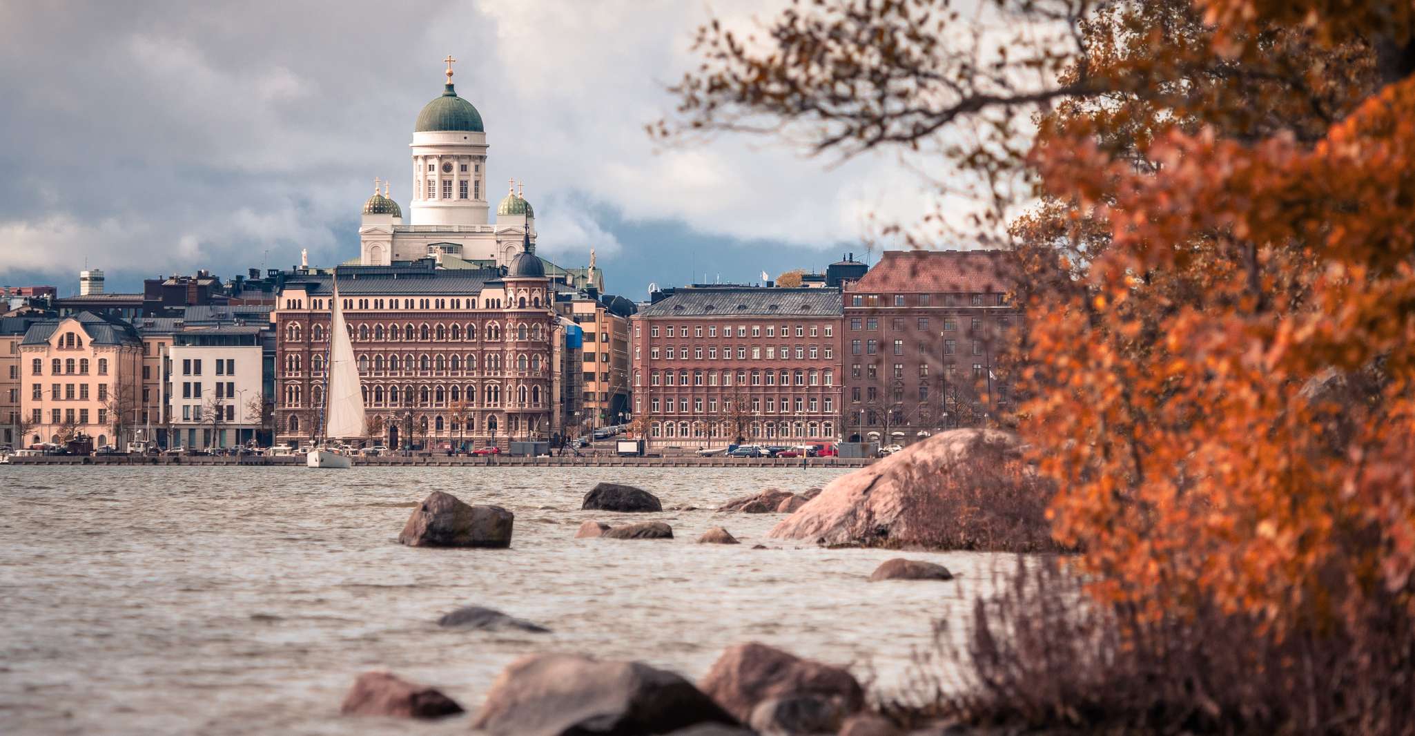 Helsinki, Small-Group Walking Tour met City Planner Guide - Hizvo