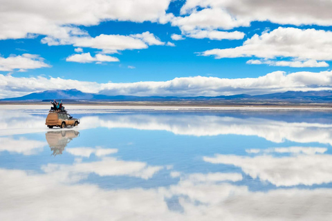 Z La Paz: Uyuni Salt Flats 3-dniowa wycieczka z biletami autobusowymiWYCIECZKA W JĘZYKU ANGIELSKIM